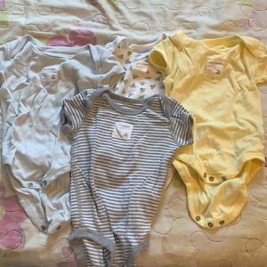 BUNDLE OF 5 t shirts